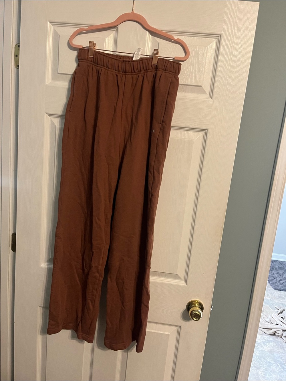 ALO Yoga Women's Wide-Leg Track Pants in Rust